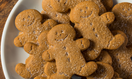 De charme van de traditionele speculaaspop: nostalgie in een koek